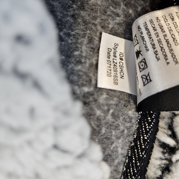 Disney The Nightmare Before Christmas Jack Skellington Sherpa Sweater Gray 2x - Picture 5 of 8